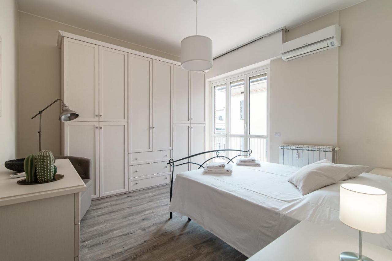 Lovely Suite With Private Parking In Como Exteriör bild